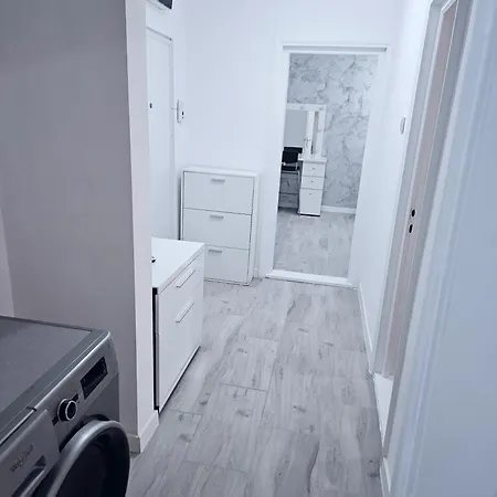 Apartment Mall *